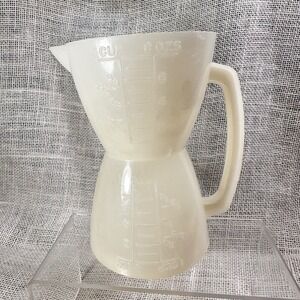 Tupperware 1 Cup 8 oz Measuring Cup White USA Replacement Spout Vintage